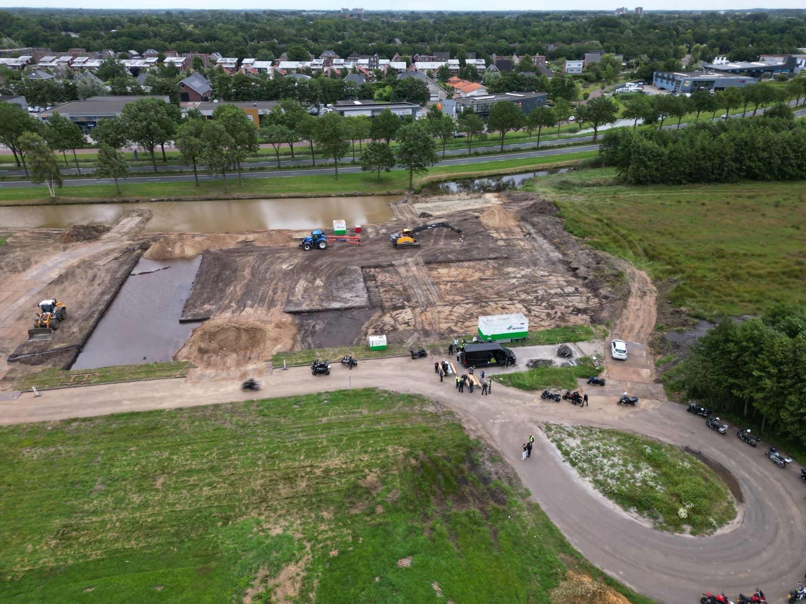 Drohnenfoto der Baustelle während der BBQ-Touren: letzte Hand an den Erdarbeiten (4. & 5. Juli 2026)