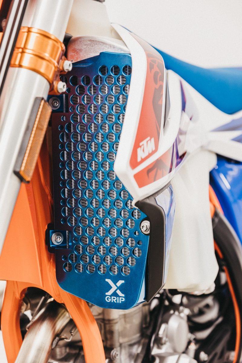 RADIATOR GUARD SET KTM / HSQ BLUE 17-19