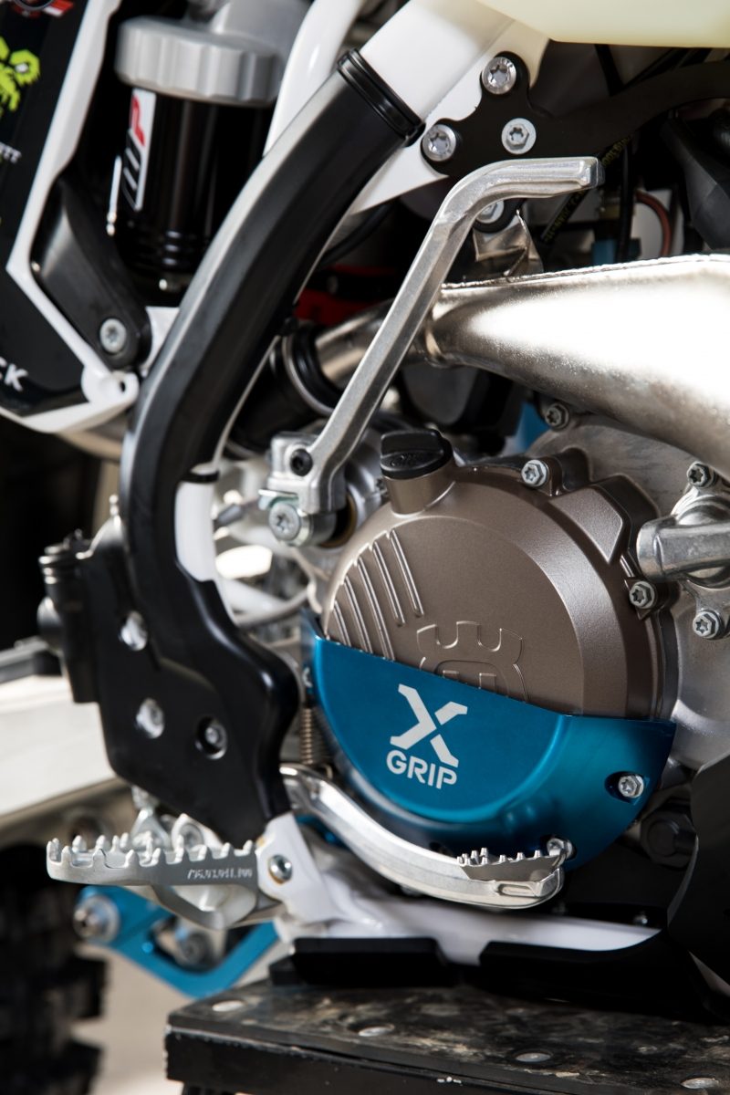 CLUTCH COVER GUARD KTM/HSQ SILVER foto 3