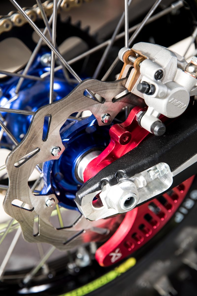 BRAKE DISC GUARD BETA RED foto 3