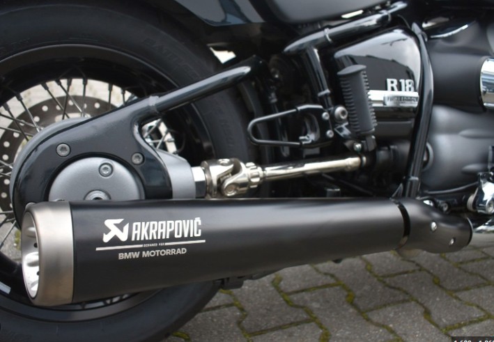 BMW  Set sporteinddemper zwart Akrapovic foto 2