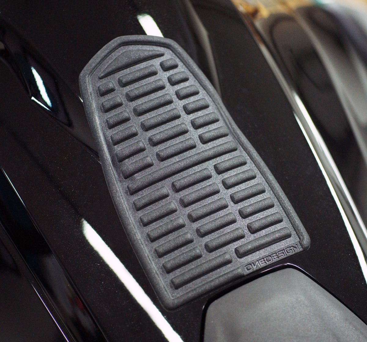 TANKPAD "SOFT TOUCH" LEATHER STYLE BLACK