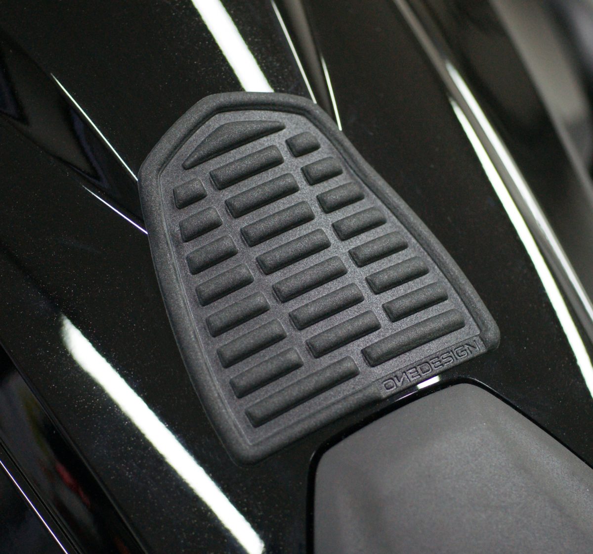 TANKPAD "SOFT TOUCH" LEATHER STYLE BLACK