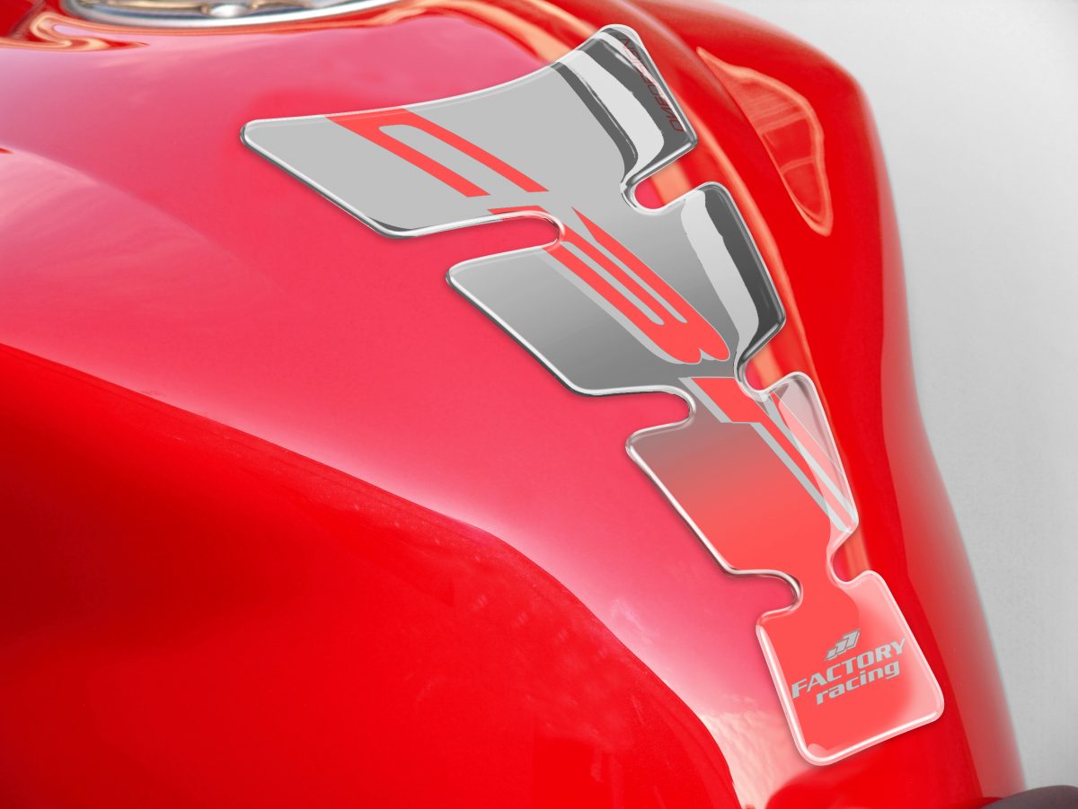 TANKPAD SPIRIT SHAPE LOGO CBF SILVER ON CLR