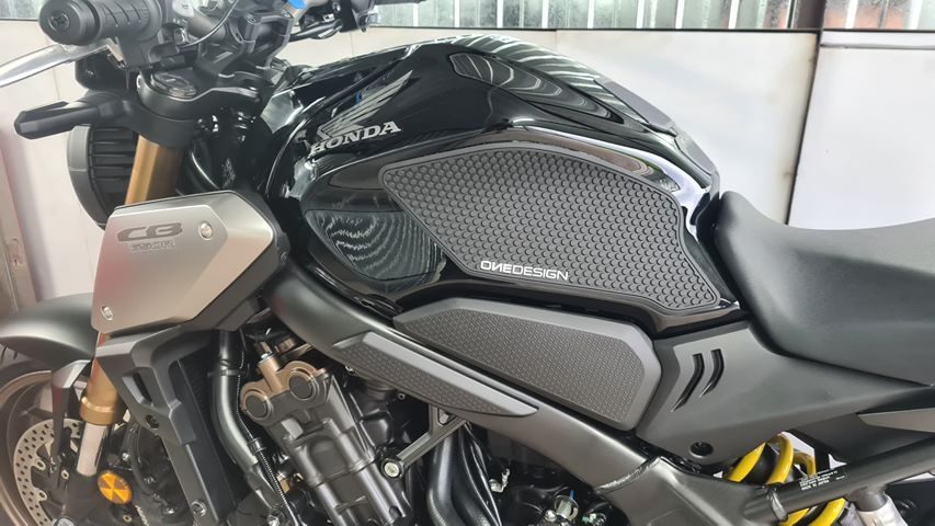 SIDE HDR TANKPAD CB 650 RR HONDA 19/21 foto 2