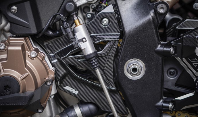 BMW S/M 1000 RR/R2019 M carbon tandwielbeschermkap foto 2