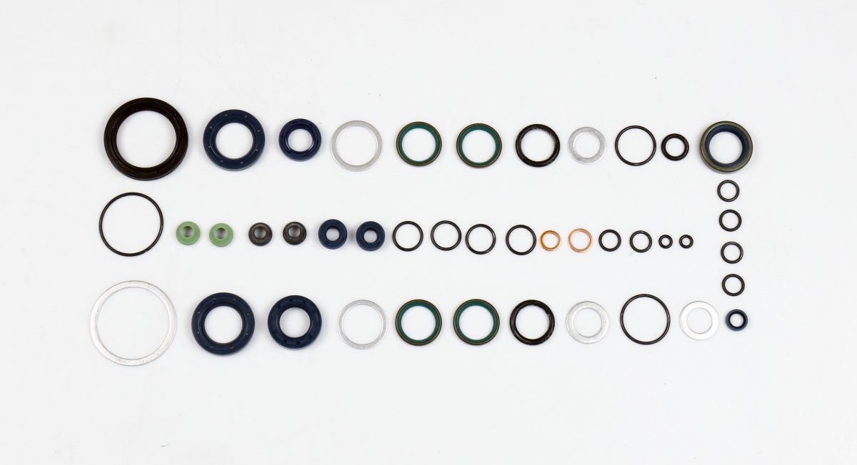 ENGINE OIL SEAL KITS
