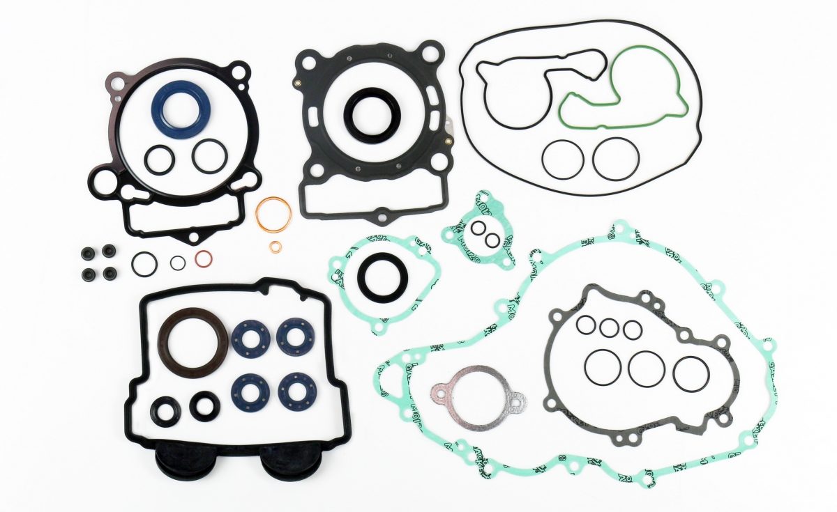 COMPLETE GASKET KIT (OIL SEAL INCLUDED)
