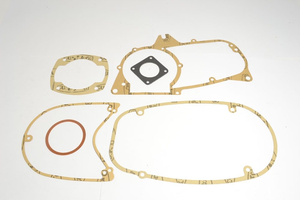COMPLETE GASKET KIT (OIL SEAL NOT INCLUDED)