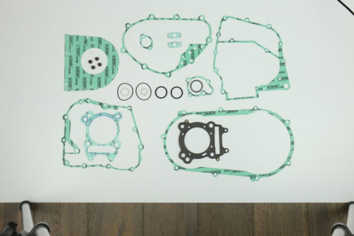 ENGINE GASKET KIT (VALVE COVER NOT INCL.)