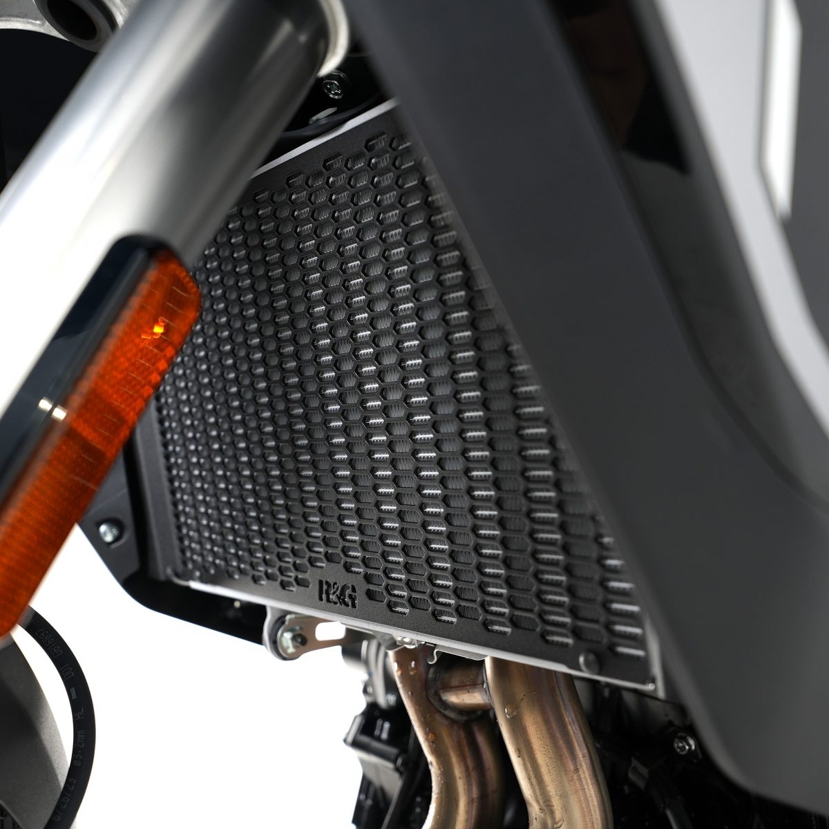PRO RADIATOR GUARD BLACK